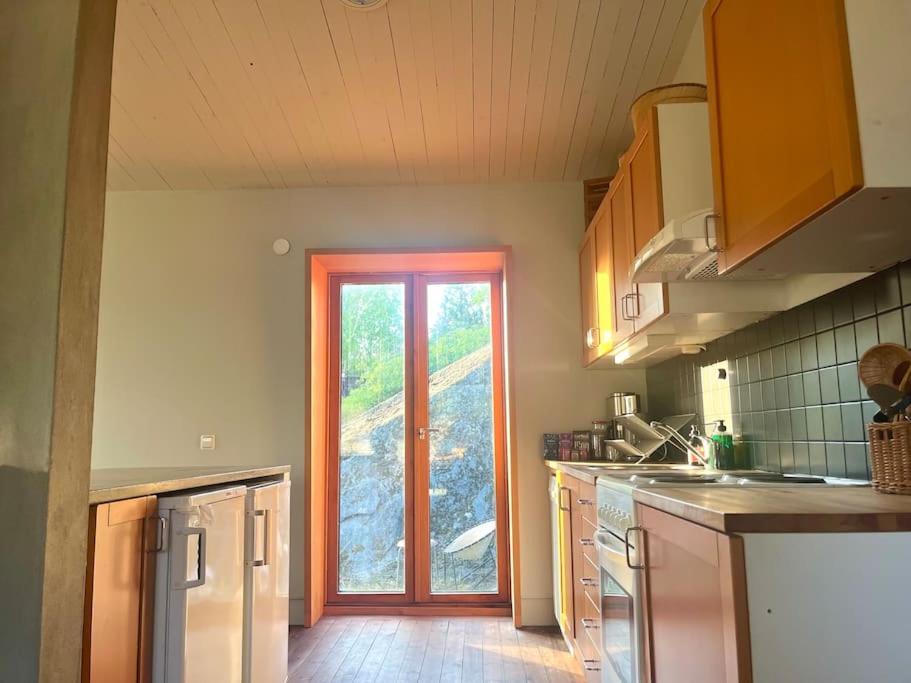 Mysigt Sommarhus Med Havsutsikt Och Bastu Vakantiehuis