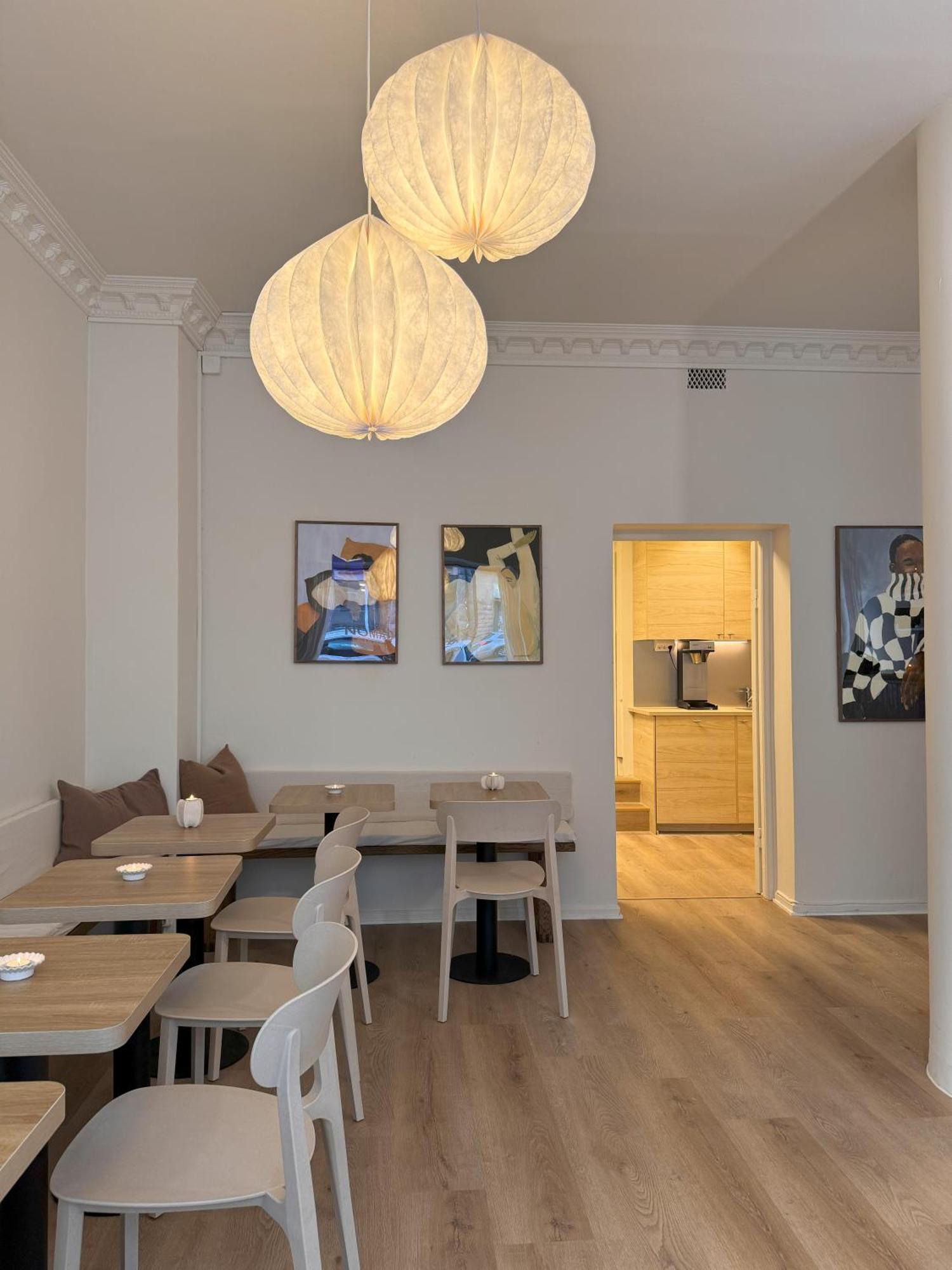 Nomad Hostel *