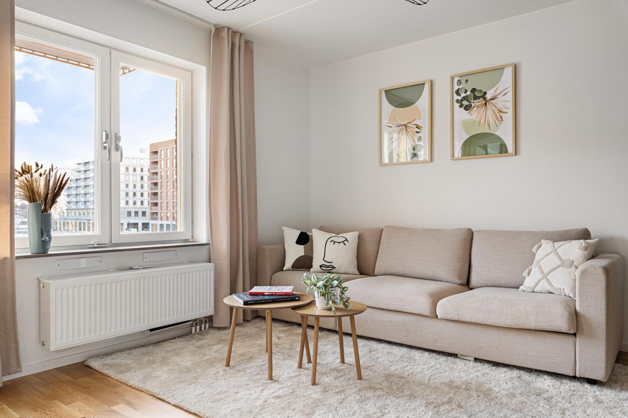 La Nordic Chic With Free Parking *