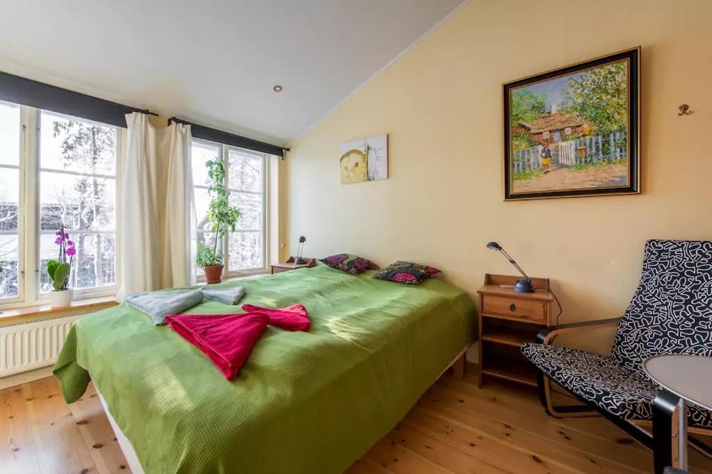 Bed & Breakfast Eco-village 12 Min From Stockholm
