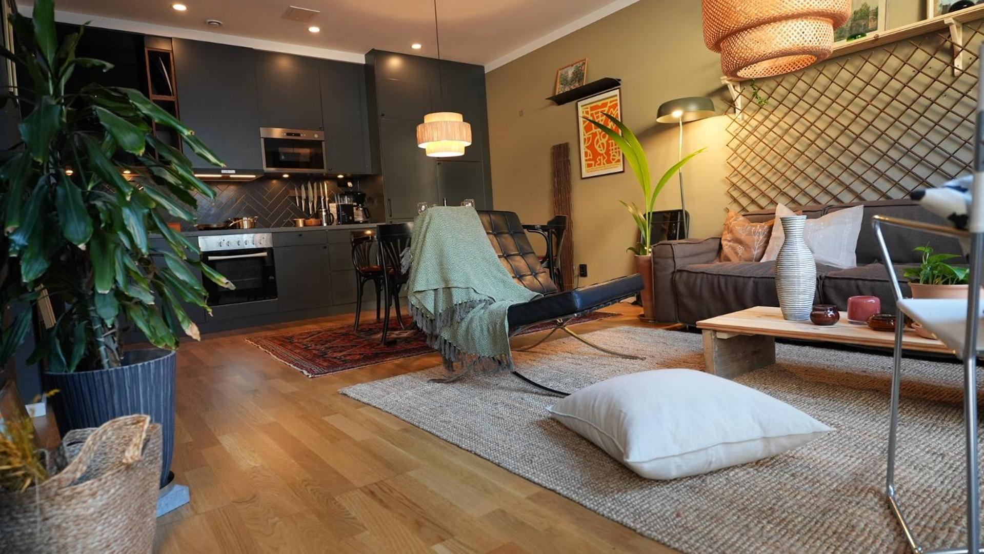 Stylish Fotsteps To Restaurants And Close To The Apartment Stockholm