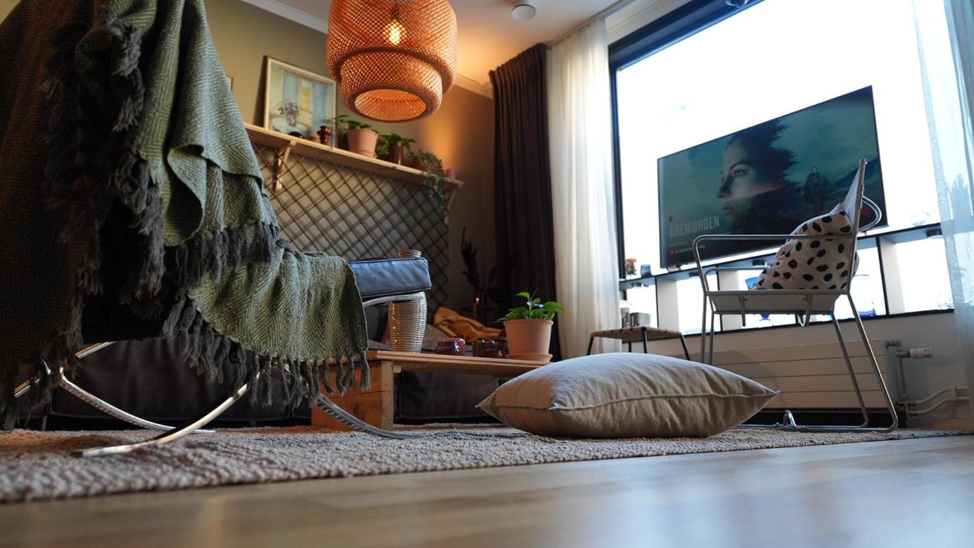 Stylish Fotsteps To Restaurants And Close To The Apartment