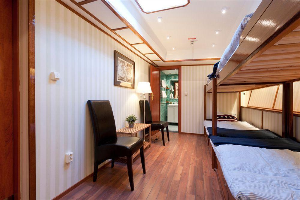 Botel M/s Monika