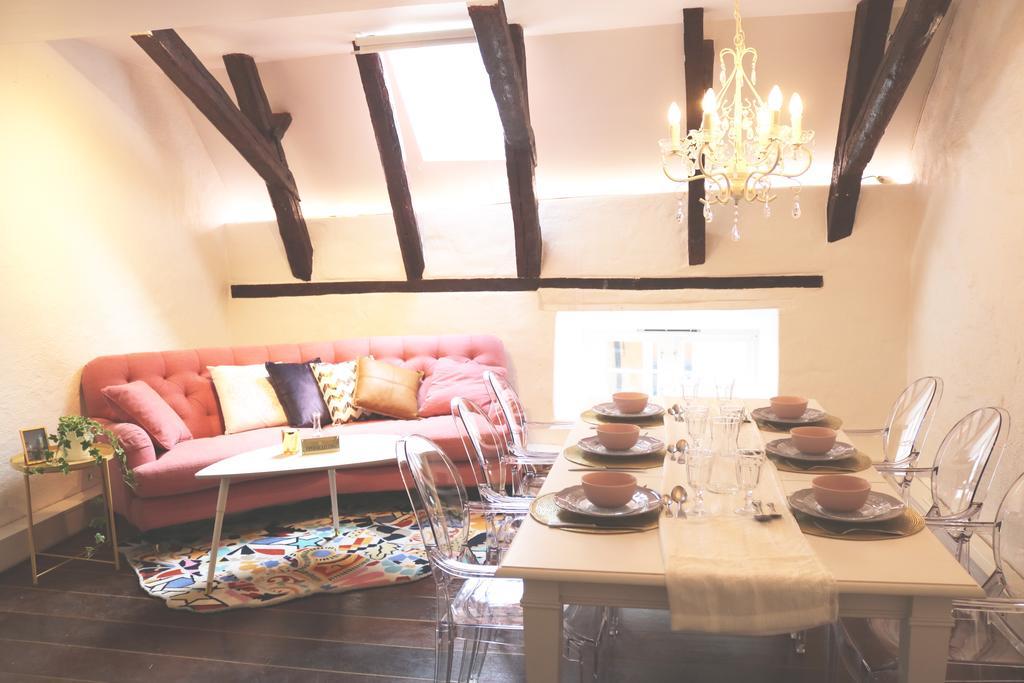 Apartment Divine Living -