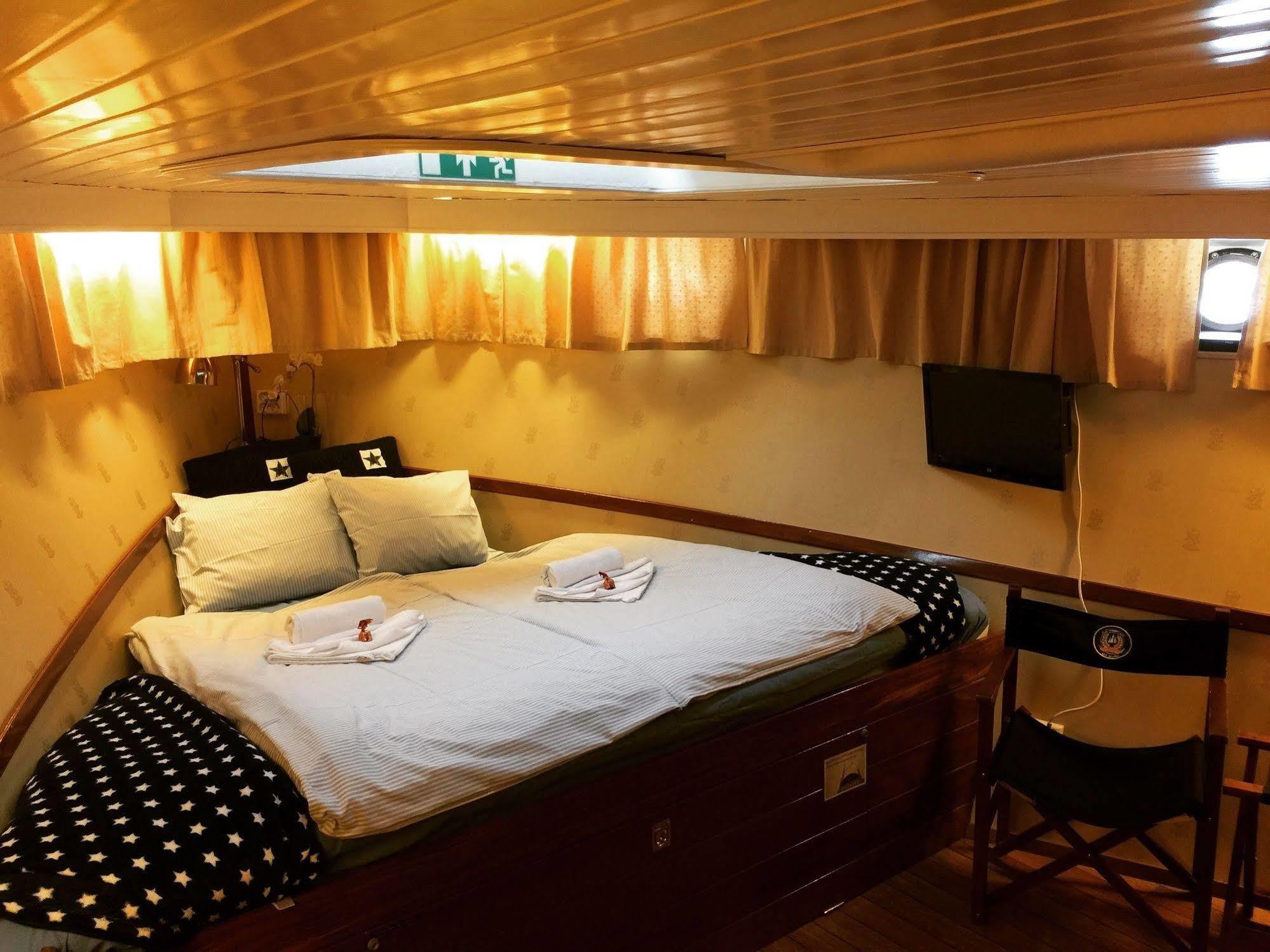 M/s Monika 3*
