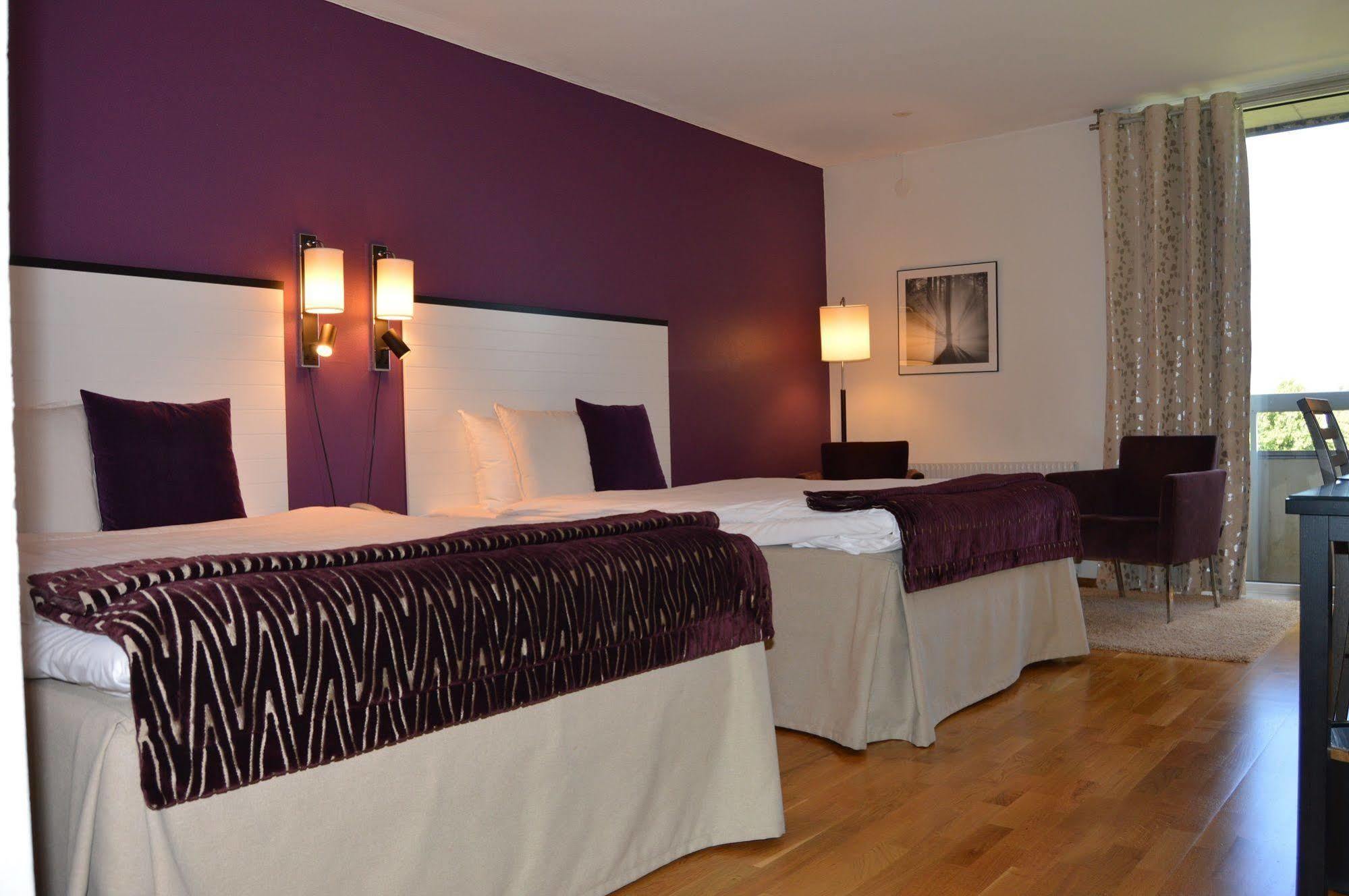 Western Royal Star Hotel 4*