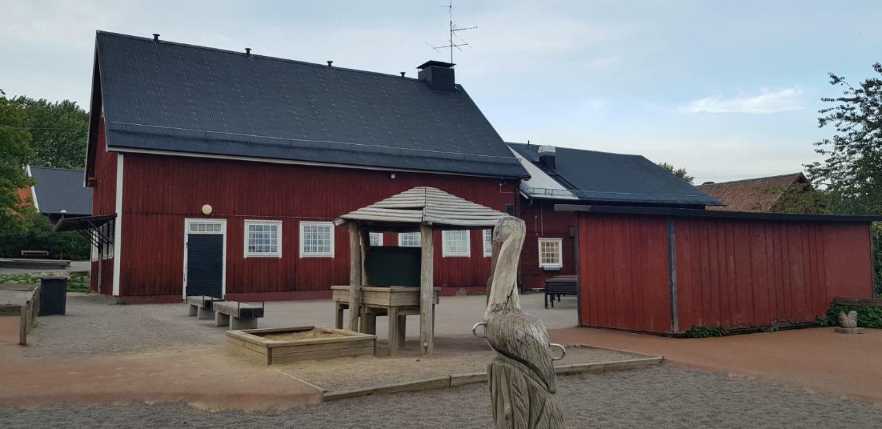 Entire Modern In Kista - Suitable For Four Persons * Stockholm