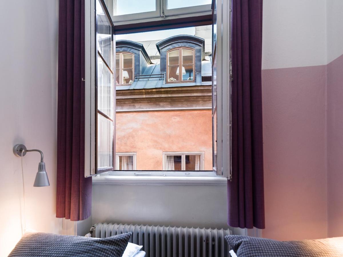 Castanea Old Town Hostel *