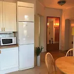 Stylish & Light 2 Room Apartment In Sofo, 60Sqm