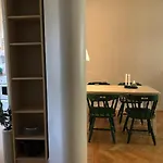 Stylish & Light 2 Room Apartment In Sofo, 60Sqm