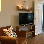 Artistic And Light 2 Room Apartment In Sofo 65Sqm