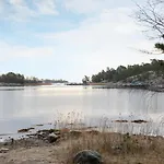 Luxury Family Home Near The Water For Eight People