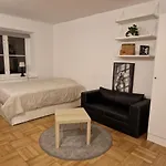 Ljus Och Modern Laegenhet I Hjaertat Av Bromma, 12 Min Fran Drottningholms Slott