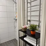 Sunny Stay In Top Floor Room