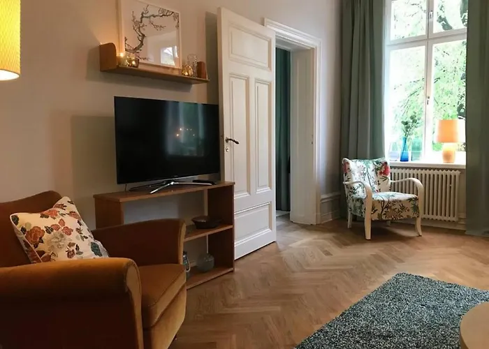 Artistic And Light 2 Room Apartment In Sofo 65Sqm