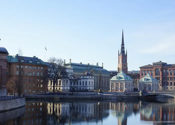 Spacious 1-Bedroom Flat 15 Min To Stockholm City Center