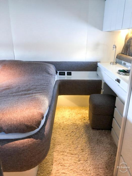 Botel Luxurious Yacht