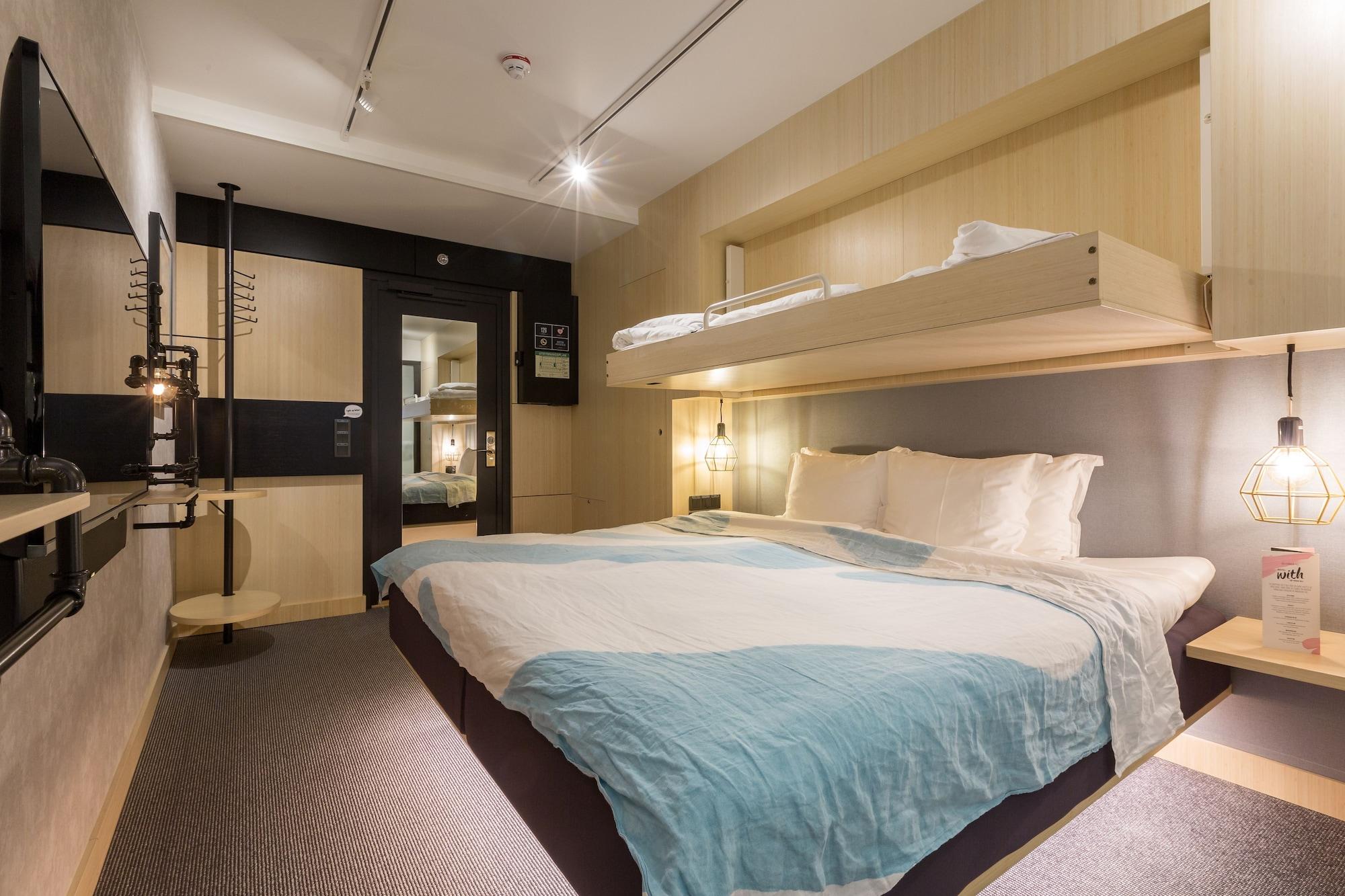 Hotell With Urban Deli 4*