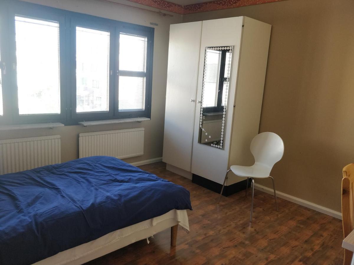 Large Room, Near Kista Galleria, Privatunterkunft