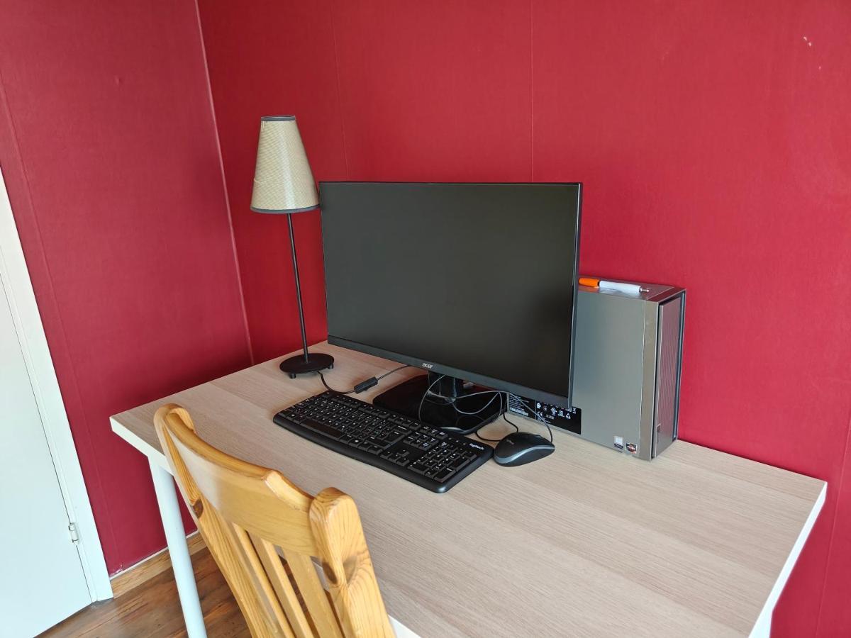 Large Room, Near Kista Galleria, * Stockholm