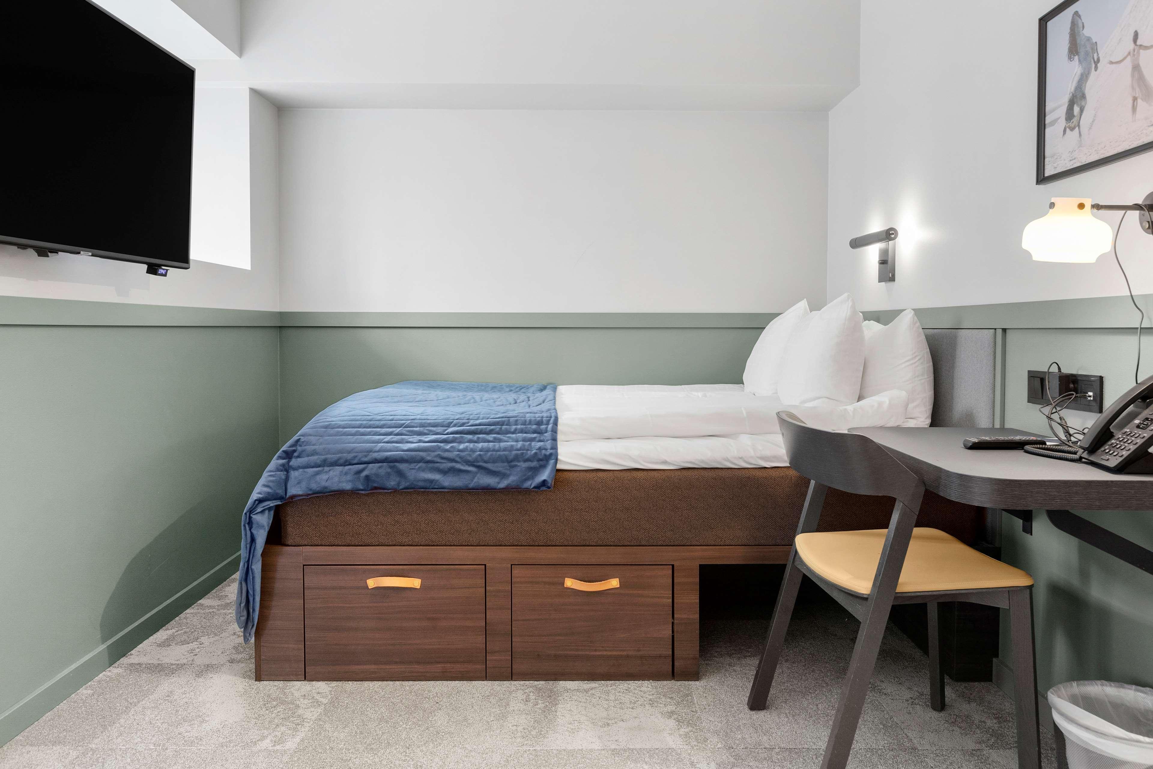 Hotel Western At 108