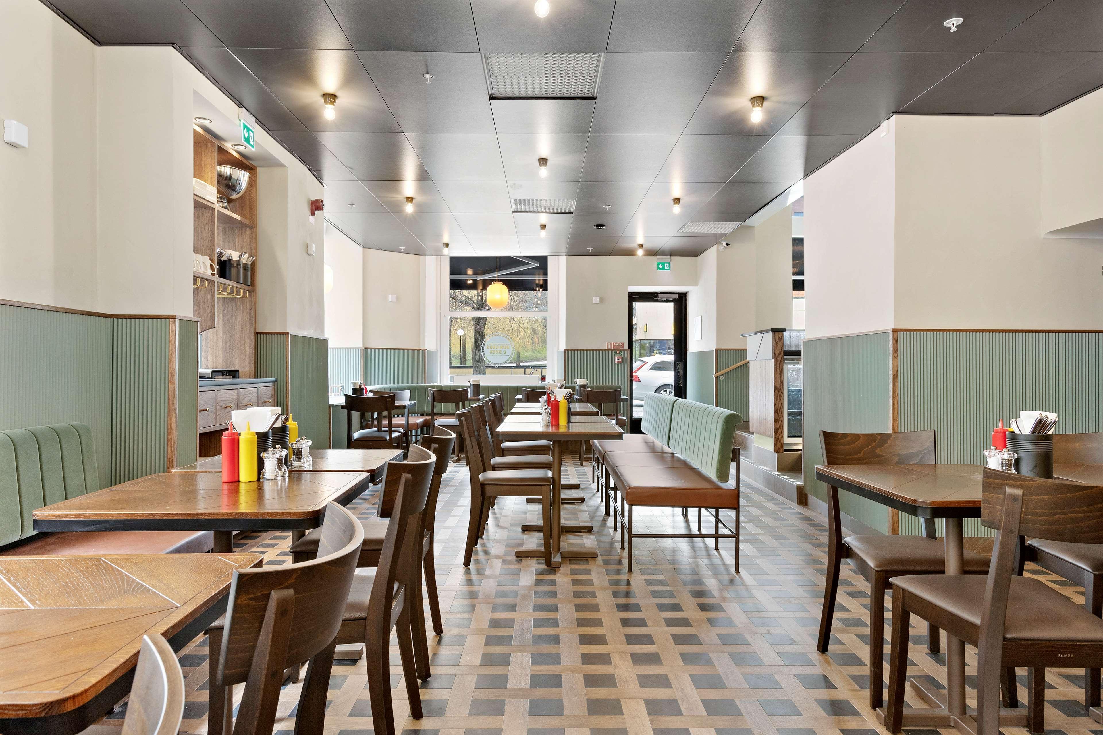 Western At 108 Hotel