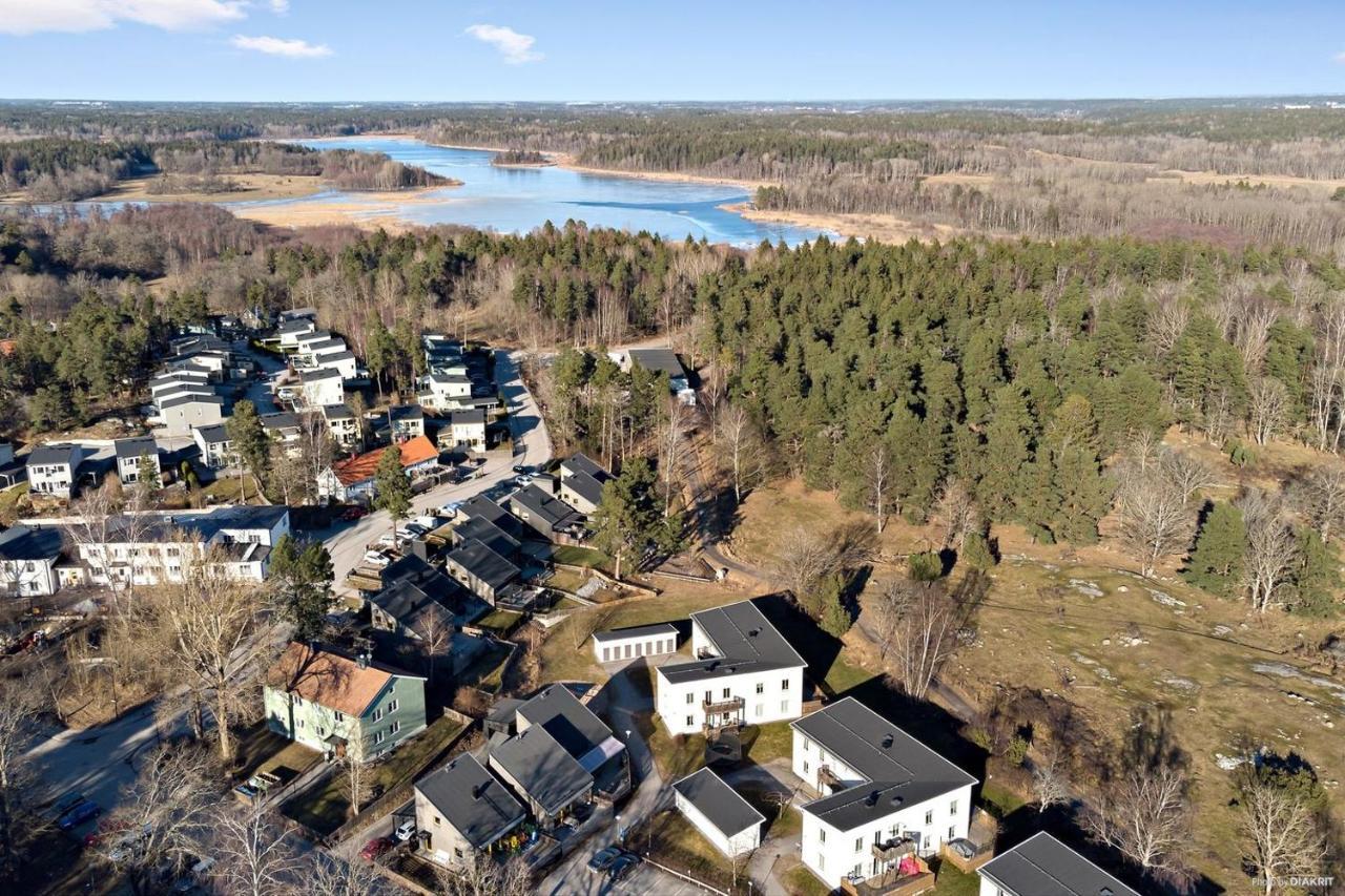 Private In Shared Lovely, Amazing, Modern +garden +bbq * Stockholm