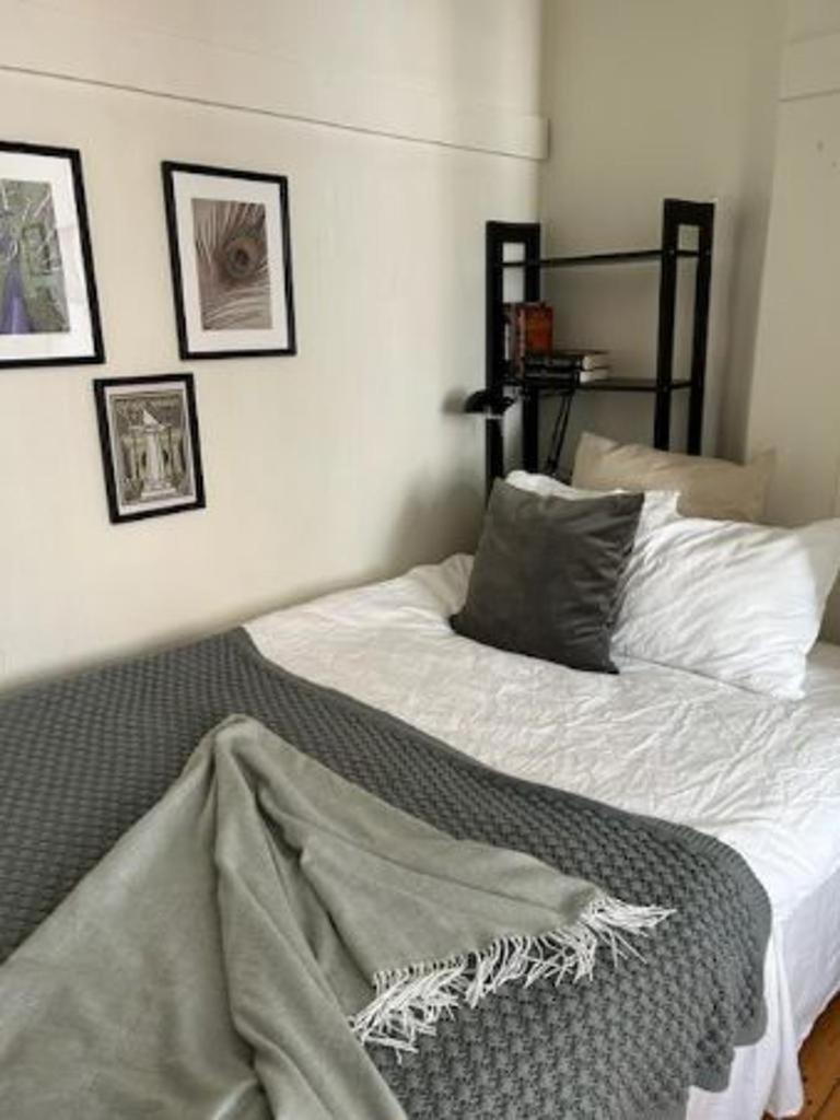 Loft Haven 3 Beds In A 1- Bedroom Gem - 917 *