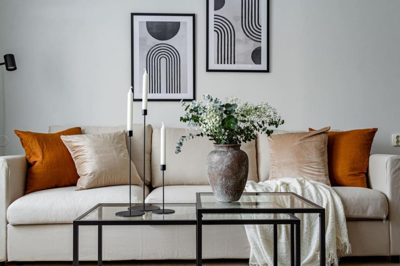 Urban Oasis On Sodermalm, Sleeps Six Apartment *