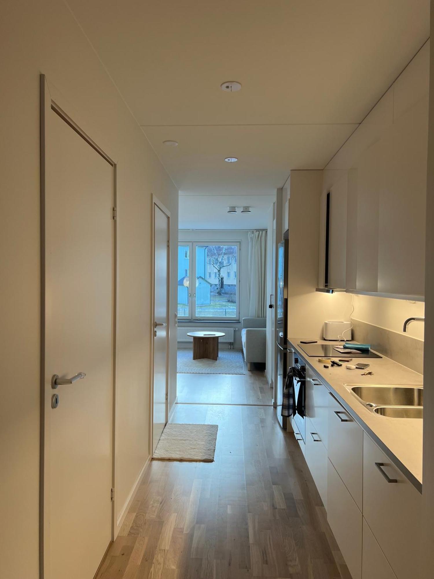 Cozy 2 Stops-15 Mins Away From Center Apartment Stockholm