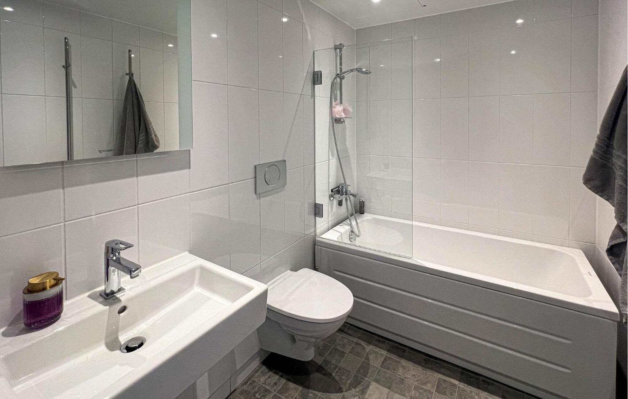 Apartment 2 Bedroom Gorgeous In