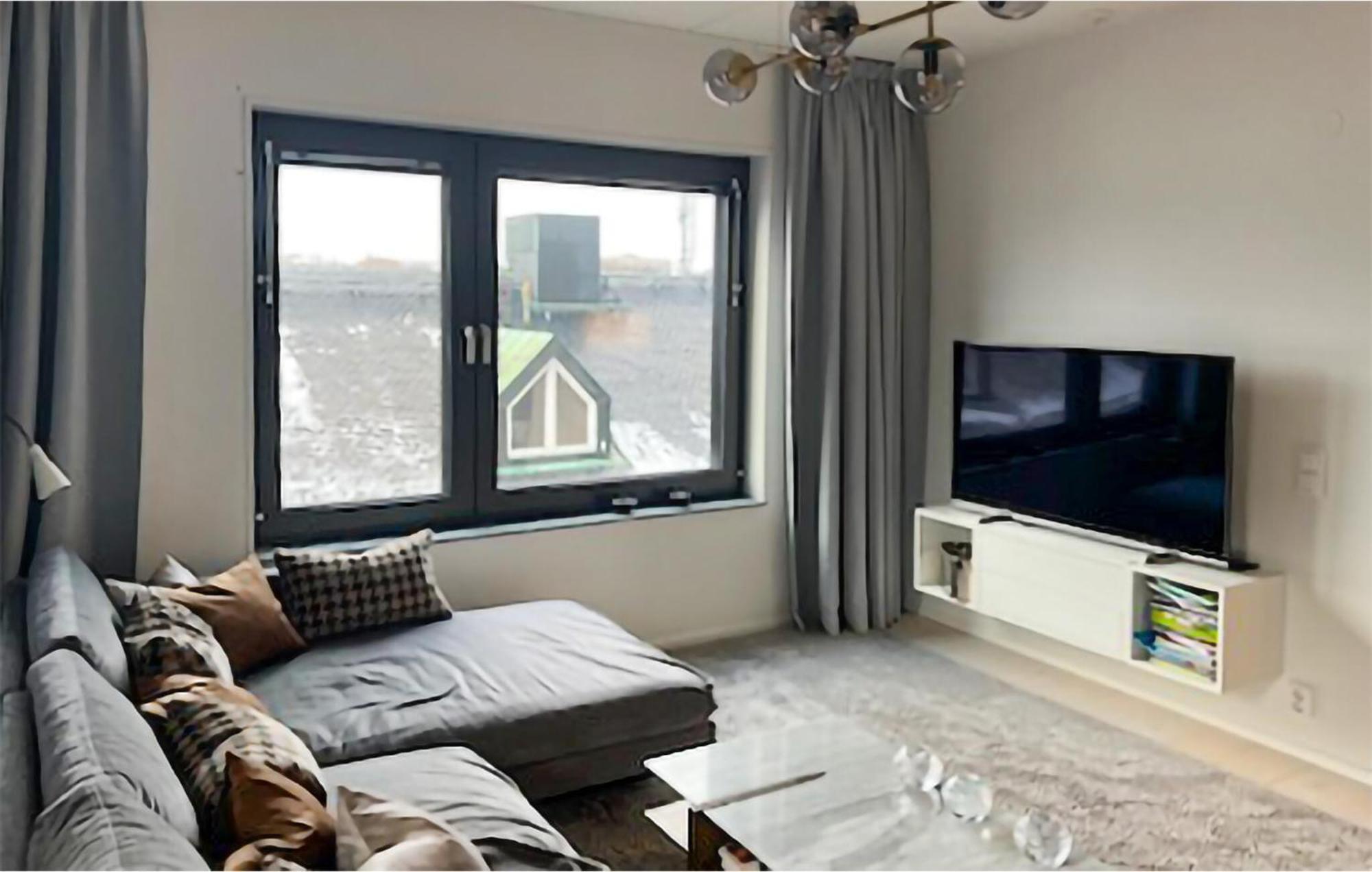 2 Bedroom Gorgeous In Apartment Stockholm