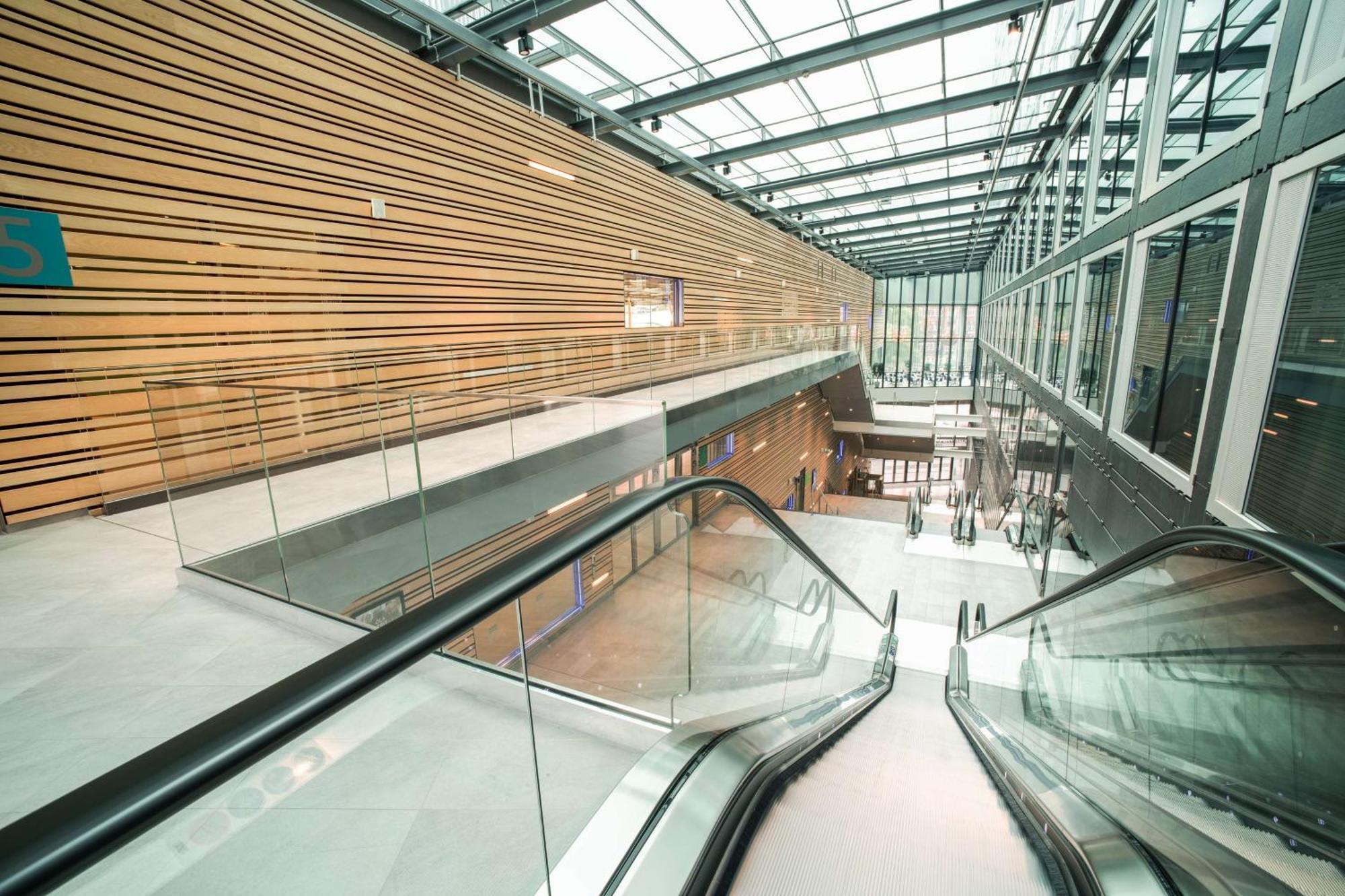 Radisson Blu Waterfront Hotel, 4*