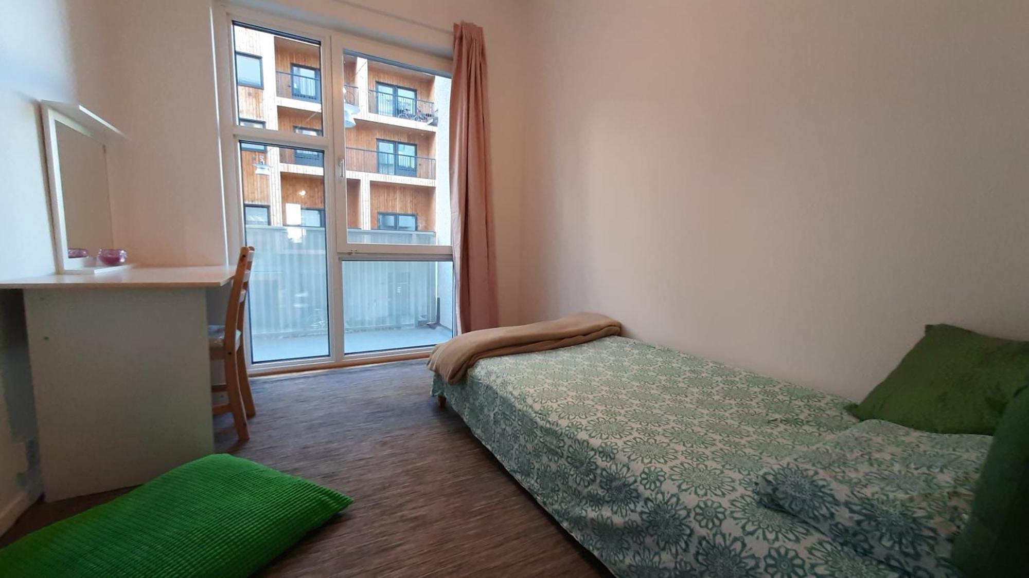 Private In Shared Lovely, Amazing, Modern +garden +bbq * Stockholm
