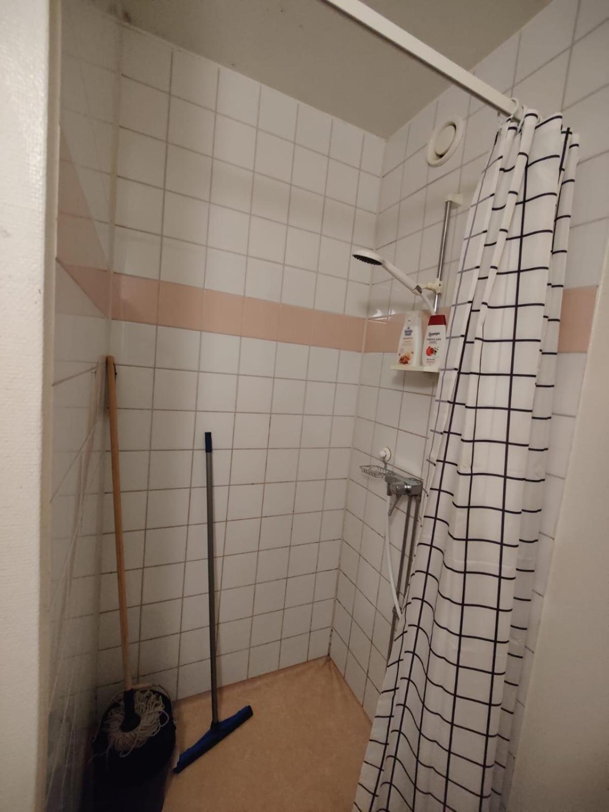 Appartement 20 Mins Away From *