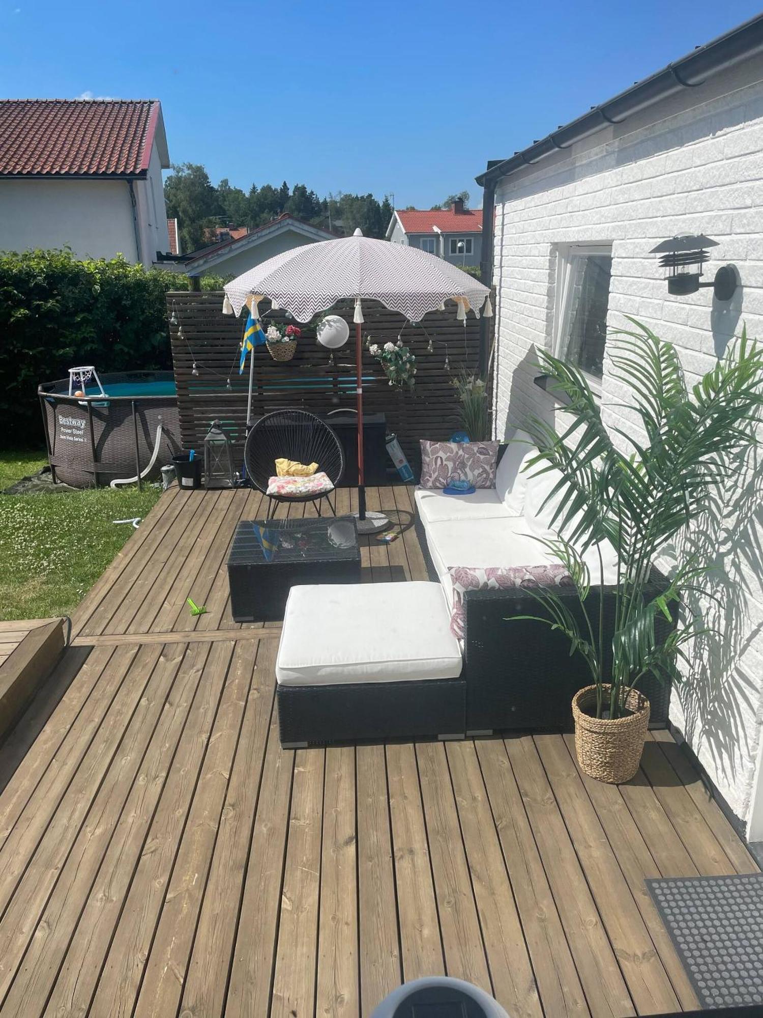 With Sunny Terrace, Smaller Pool Jumping-pad *