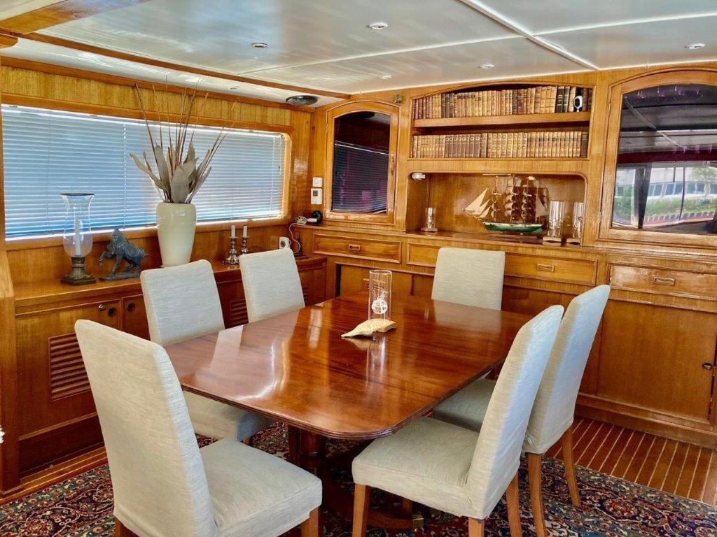 Maelardrottningen Yacht Botel